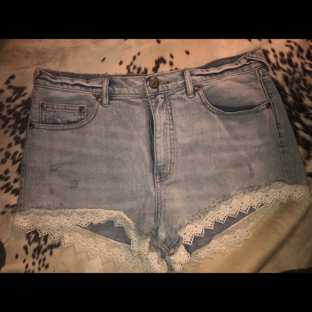 Free People distressed lace trim shorts 31